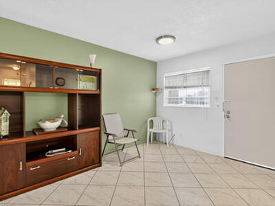 2152 NE 1st Way, Boynton Beach, FL 33435