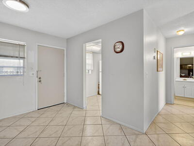 2152 NE 1st Way, Boynton Beach, FL 33435