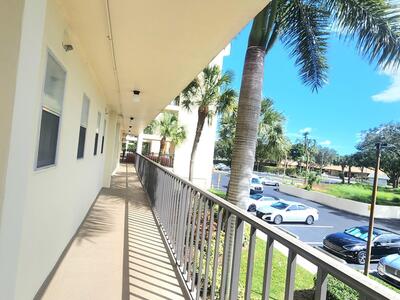 3959 Via Poinciana, Lake Worth, FL 33467