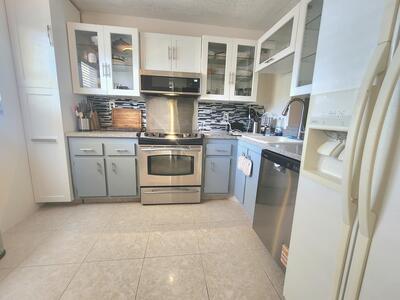 3959 Via Poinciana, Lake Worth, FL 33467