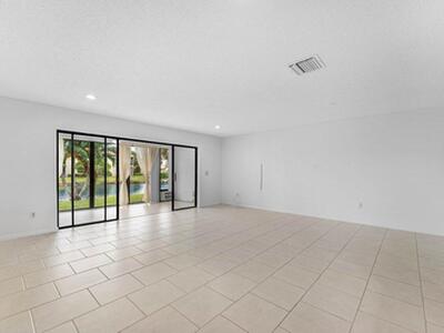 8566 Casa Del Lago, Boca Raton, FL 33433