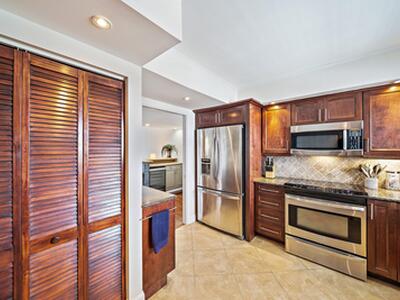 301 Lake Shore Drive, Lake Park, FL 33403