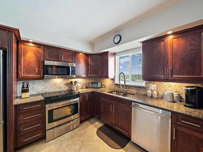 301 Lake Shore Drive, Lake Park, FL 33403