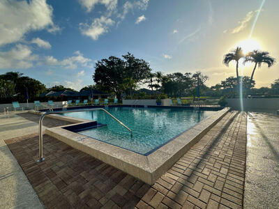 301 Club Drive, Palm Beach Gardens, FL 33418