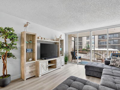 8 Royal Palm Way, Boca Raton, FL 33432