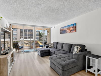 8 Royal Palm Way, Boca Raton, FL 33432