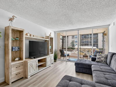 8 Royal Palm Way, Boca Raton, FL 33432