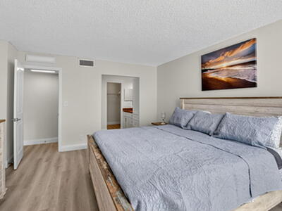 8 Royal Palm Way, Boca Raton, FL 33432