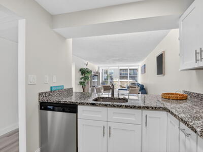 8 Royal Palm Way, Boca Raton, FL 33432