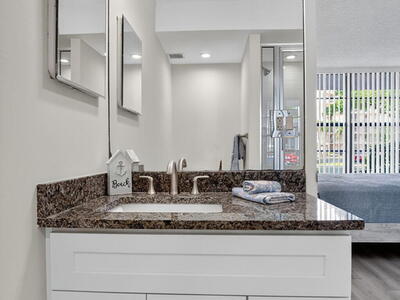 8 Royal Palm Way, Boca Raton, FL 33432