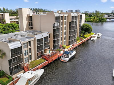 8 Royal Palm Way, Boca Raton, FL 33432