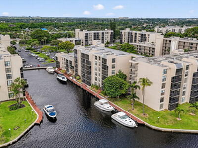 8 Royal Palm Way, Boca Raton, FL 33432