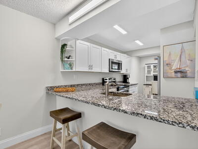 8 Royal Palm Way, Boca Raton, FL 33432