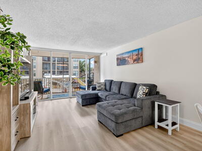 8 Royal Palm Way, Boca Raton, FL 33432