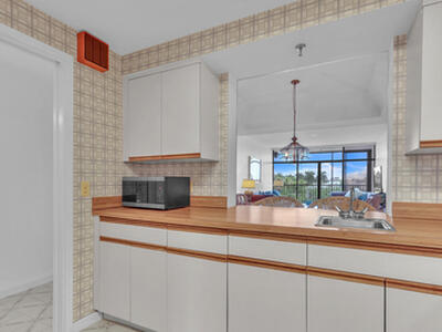 11370 Twelve Oaks Way, North Palm Beach, FL 33408