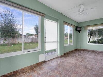 707 NW Nw Floresta Drive Drive, Port Saint Lucie, FL 34983