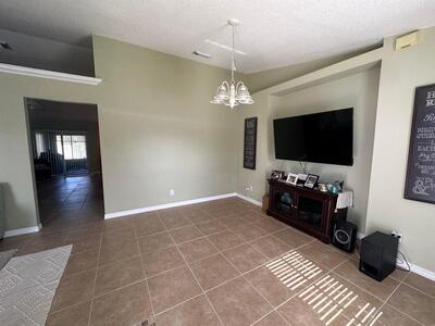 707 NW Nw Floresta Drive Drive, Port Saint Lucie, FL 34983