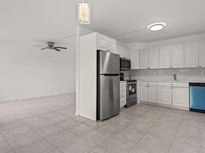 2044 Hythe C, Boca Raton, FL 33434