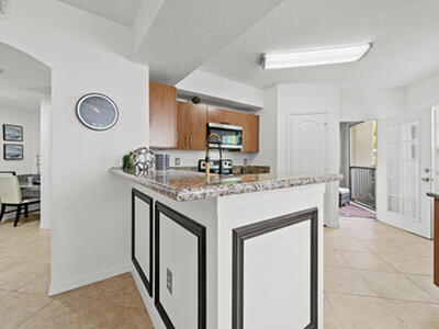 140 SW Peacock Boulevard, Port Saint Lucie, FL 34986