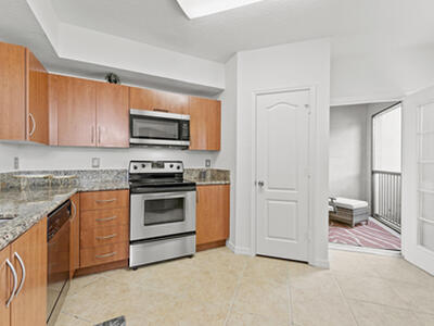 140 SW Peacock Boulevard, Port Saint Lucie, FL 34986