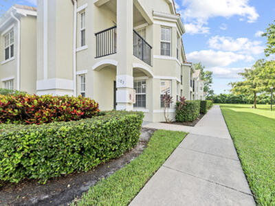 140 SW Peacock Boulevard, Port Saint Lucie, FL 34986