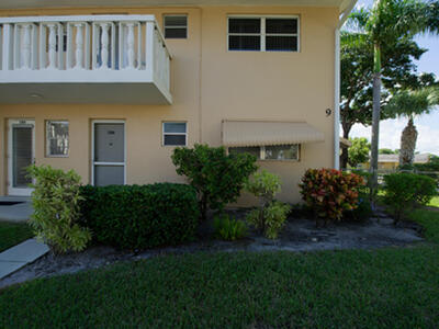 2102 NE 1st Way, Boynton Beach, FL 33435