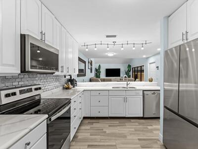 1100 SE Mitchell Avenue, Port Saint Lucie, FL 34952