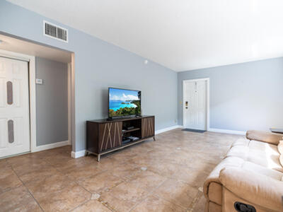 2607 NE 8th Avenue, Wilton Manors, FL 33334