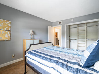 2607 NE 8th Avenue, Wilton Manors, FL 33334