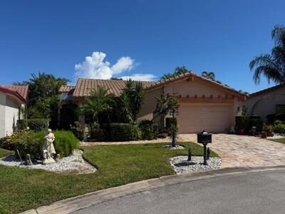 5723 Lakeview Mews Circle