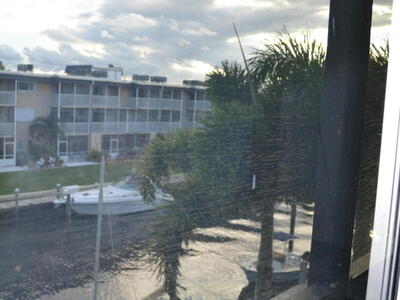 124 Shore Court, North Palm Beach, FL 33408