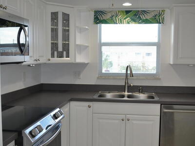 124 Shore Court, North Palm Beach, FL 33408