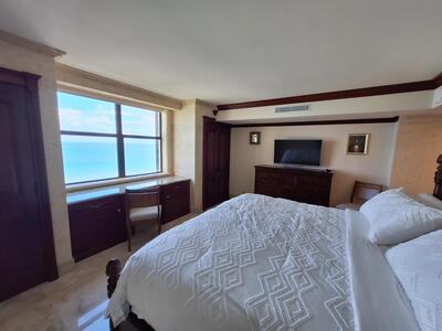 3400 N Ocean Drive, Singer Island, FL 33404