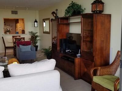 3555 S Ocean Boulevard, South Palm Beach, FL 33480