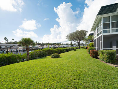 2800 Indian River Boulevard, Vero Beach, FL 32960