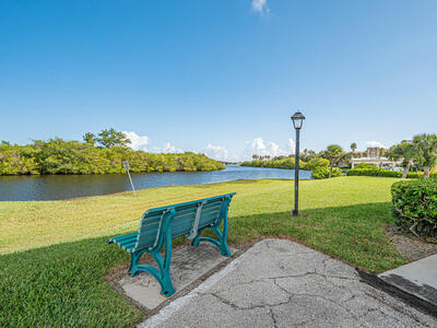 2800 Indian River Boulevard, Vero Beach, FL 32960