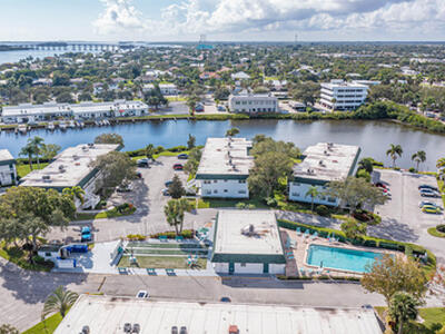 2800 Indian River Boulevard, Vero Beach, FL 32960