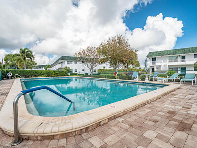 2800 Indian River Boulevard, Vero Beach, FL 32960