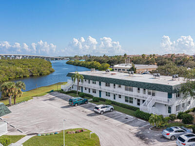 2800 Indian River Boulevard, Vero Beach, FL 32960
