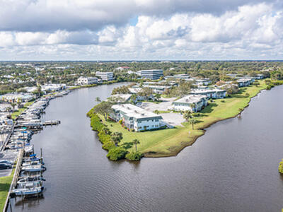 2800 Indian River Boulevard, Vero Beach, FL 32960