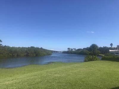 2800 Indian River Boulevard, Vero Beach, FL 32960