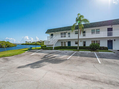 2800 Indian River Boulevard, Vero Beach, FL 32960