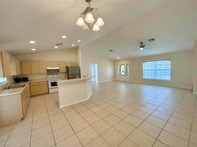 328 W Sugarland Circle, Clewiston, FL 33440