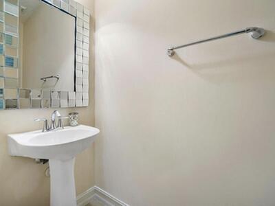 111 SW 2nd Avenue, Delray Beach, FL 33444