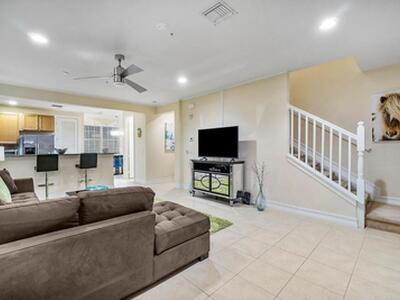 111 SW 2nd Avenue, Delray Beach, FL 33444