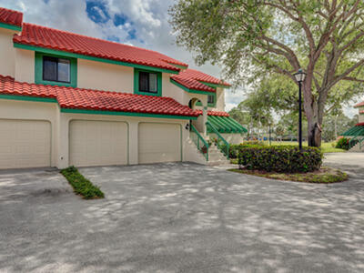 6 Lexington Lane E, Palm Beach Gardens, FL 33418