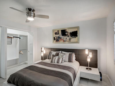 6 Lexington Lane E, Palm Beach Gardens, FL 33418