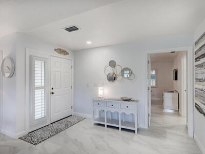 6 Lexington Lane E, Palm Beach Gardens, FL 33418