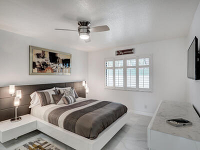 6 Lexington Lane E, Palm Beach Gardens, FL 33418