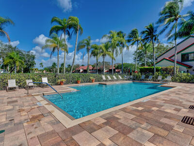 6 Lexington Lane E, Palm Beach Gardens, FL 33418